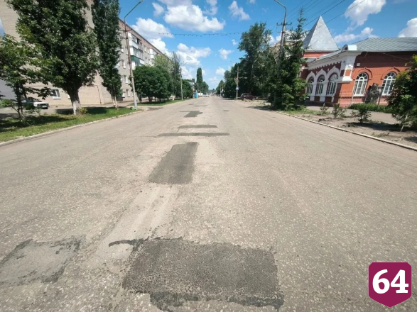 Глава назвал позором ремонт улиц в районном центре Саратовской области