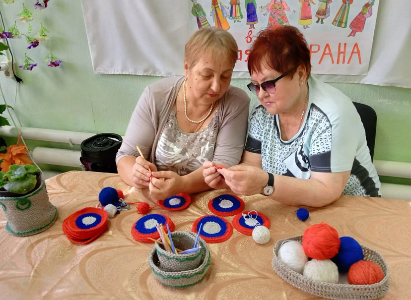 Жительницы Саратова вязанием продлевают жизнь